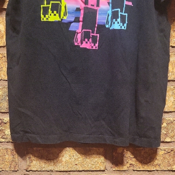 Old Navy "Mincraft Creeper" Black Tee SIZE 10/12 - Picture 6 of 7